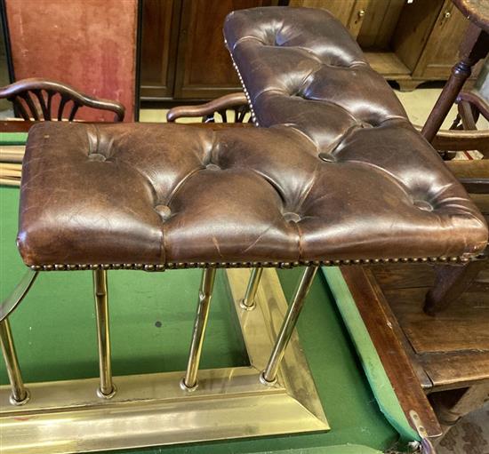 A Victorian style brass club fender with buttoned brown leather seats, length 161cm, depth 49cm, height 53cm